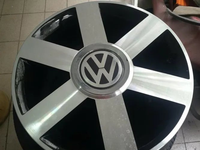 Roda aro 17 scorro Preta com diamantado Audi RS3 5X100 jogo