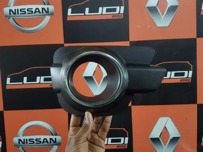 acabamemento do farol de milha renault kwid 2019 original