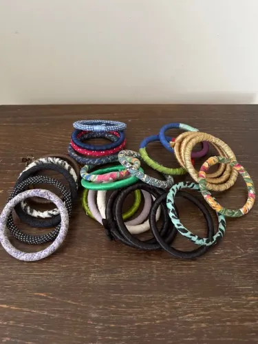 Pulseira diversas cores - 28 pulseiras