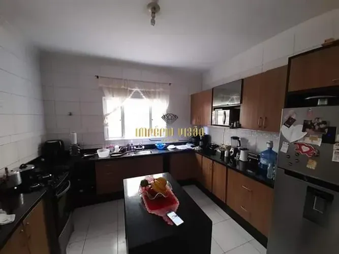 Casa com 3 dormitórios, piscina, área gourmet e quintal amplo à venda no bairro Jardim Rea
