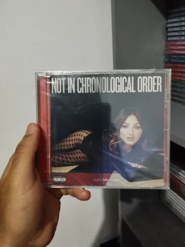 Julia Michaels - Not In Chronological Order // IMPORTADO