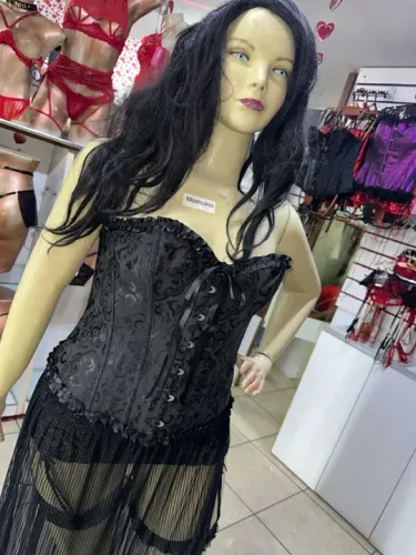 Corset, corselet, espartilho ?.