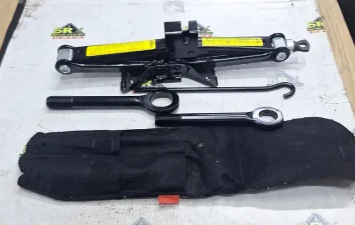 Kit Macaco Chave De Roda Ix35 Gl 