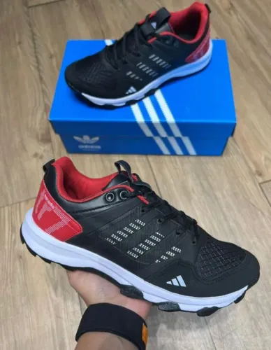 Tênis Adidas disponível 42 ao 45