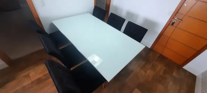 Conjunto Sala de Jantar Mesa 180x100cm Tampo Vidro/MDF com 6 Cadeiras