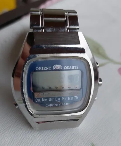 Relógio Orient digital anos 70