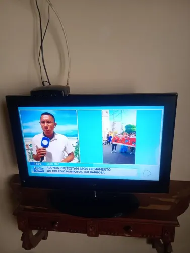 Tv / Monitor ( Não é Smart)