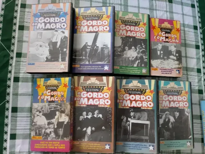 Coleção de 8 Fitas VHS com Festival de Filmes de O Gordo e o Magro