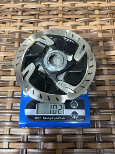 Disco Seminovo Shimano RT-900 140mm temos um 160mm também