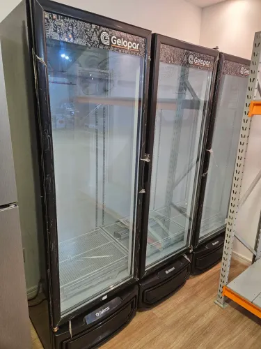 cervejeira expositora 3 portas 1450L - a pronta entrega