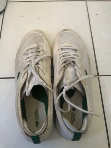 Tenis semi-novos de marca e importados. Tam 41/42 R$ 120,00 cada par