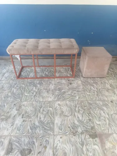 Banco estofado e puf
