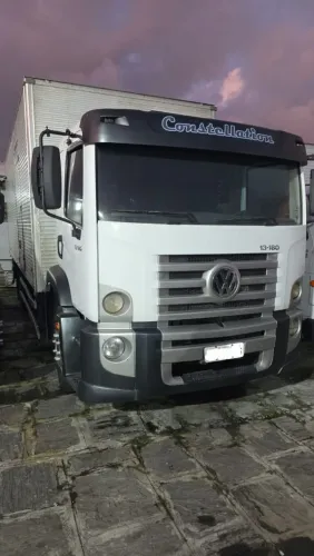 VW 13.180 - Ano: 2010 - R$ 210.000,00