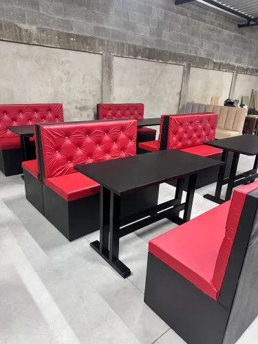 JOGOS DE MESA COM SOFÁ BOOTH