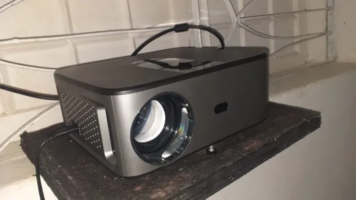 VENDO PROJETOR LED GOOJODOQ ( SEMI NOVO )