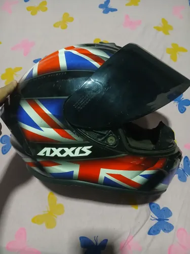 Capacete Axxis com Design da Bandeira Inglesa