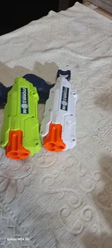 2 Blasters Nerf Stormzone - Brinquedo Divertido, nso sei se funciona