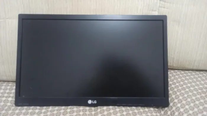 Monitor Lg Modelo 19,5 Polegadas Modelo 20en33ss - Leia o Anúncio