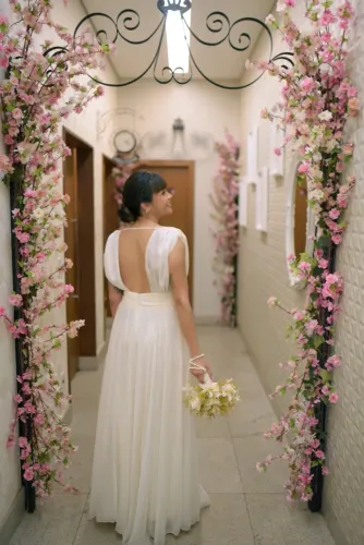 Vestido de noiva elegante e romântico