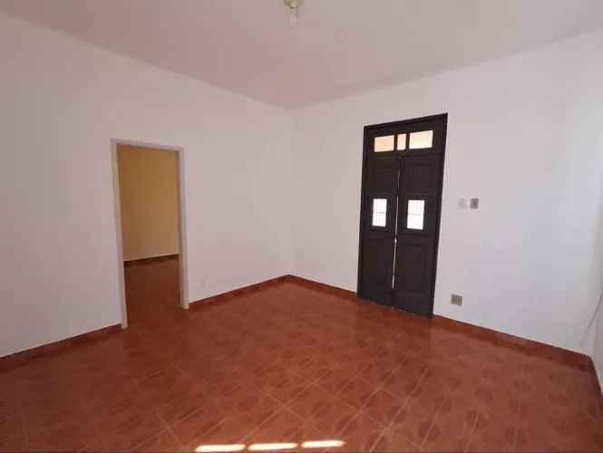 CASA A VENDA NO GUAMÁ / KM