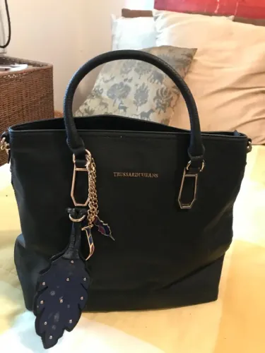 Bolsa Trussardi Jeans Preta com Detalhes