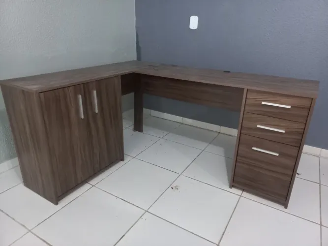 Mesa de escritório canto castanho 