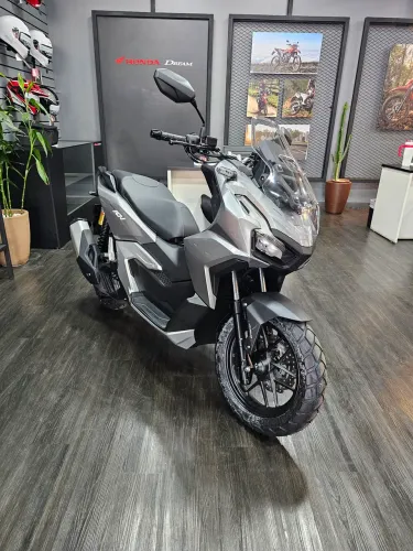 HONDA ADV NA COR PRATA 26/26 0KM!