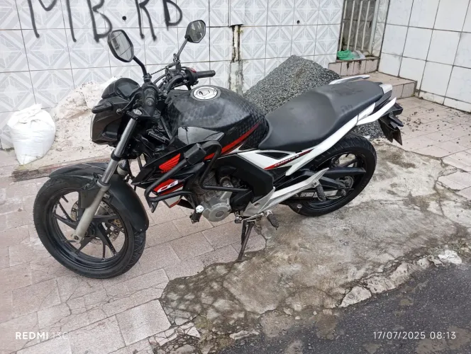 Vendo a CB Twister 2000 e 16/17 único dono