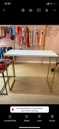 Mesa Expositora para Loja de Roupas