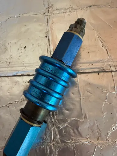 válvula deslizante pneumática Festo, modelo VBOH, com rosca de 3/8 polegadas.