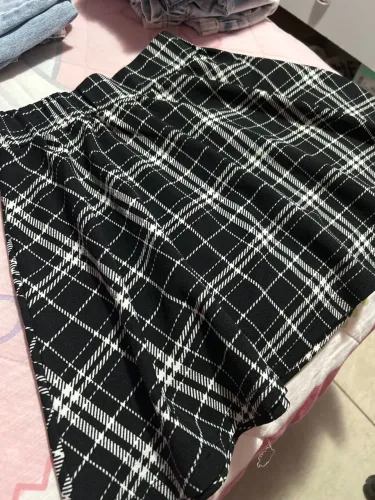 Vendo Saia xadrez preta e branca