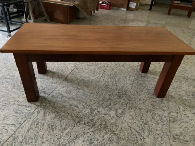 Mesa de madeira maciça