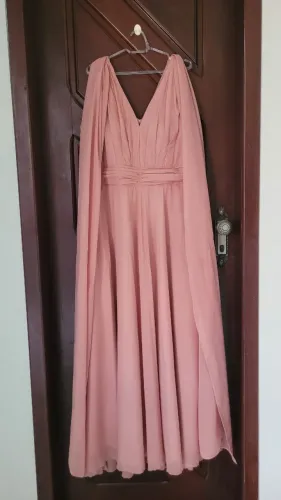 Vestido rosa longo para festa
