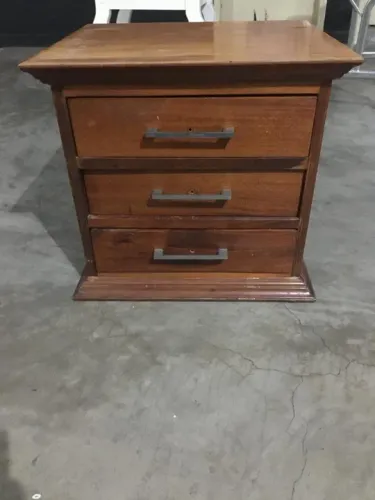 Mesinha de cabeceira 