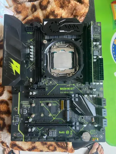 Montagem de computadores convencionais e gamers