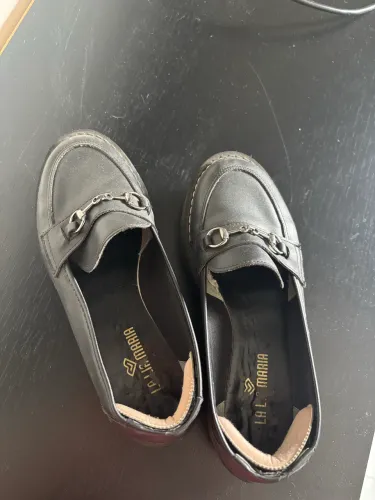 Sapato preto tratorado (Mocassim) N35/36