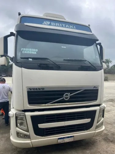 Volvo FH 420 4x2 2013/2013,  eixos, revisões em dia, perfeito estado de funcionamento.