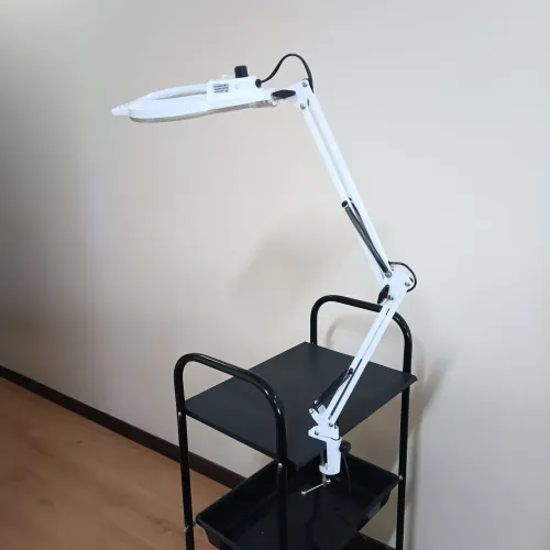 Lâmpada com Lupa de Bancada