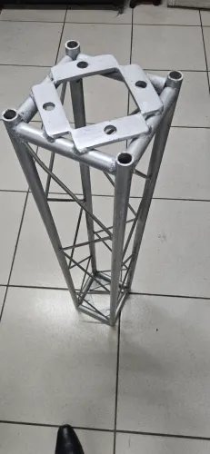 Vendo um total de 43 Treliças com as dimensões: 1,0 m x 0,18 m x 0,18 m