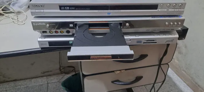 3 aparelhos  dvd para conserto 80,00 cada.