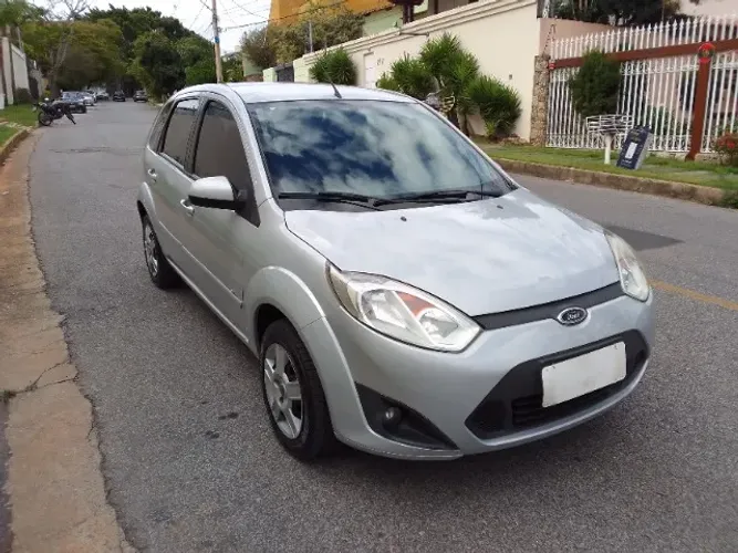 Ford Fiesta SE 1.6 8V Flex 5P 2014