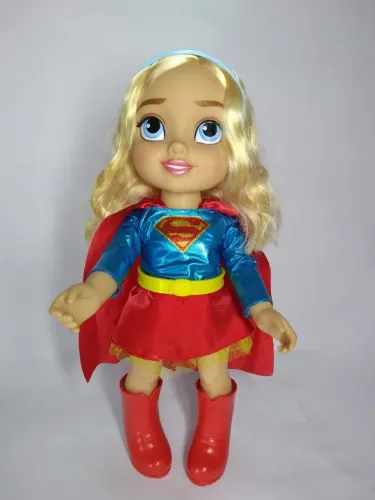Boneca Supergirl 