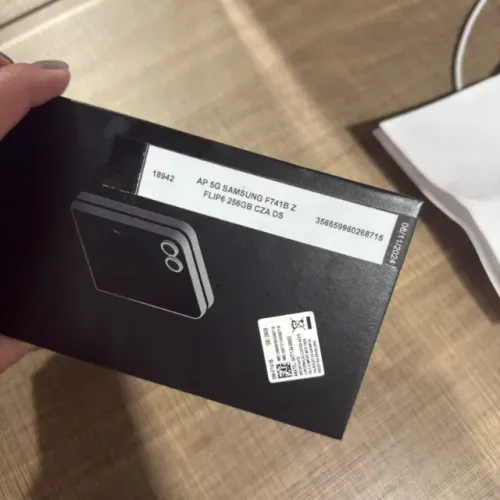 Samsung Galaxy Z Flip 6 - 256GB
