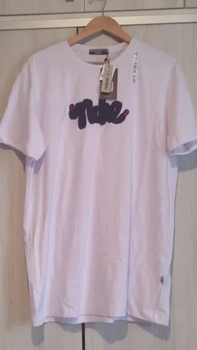 Camiseta Nike Branca com Detalhe Bordado