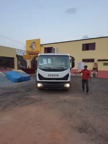 Frete caminhão aberto carroceria 