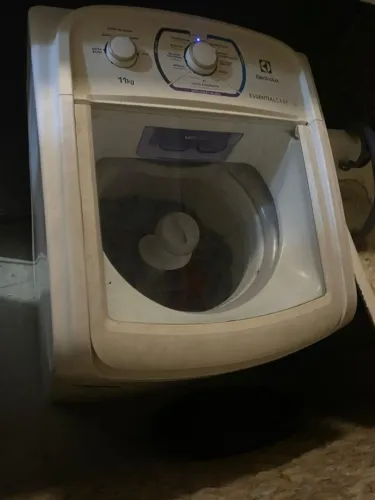 Lavadora de Roupas 11Kg Electrolux LES11 Essencial Care Branca 110V