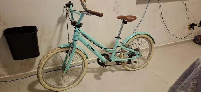VENDO BICICLETA BTWIN ARO 18 FEMININA 6 MARCHAS