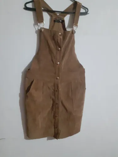Vestido Jardineira Marrom