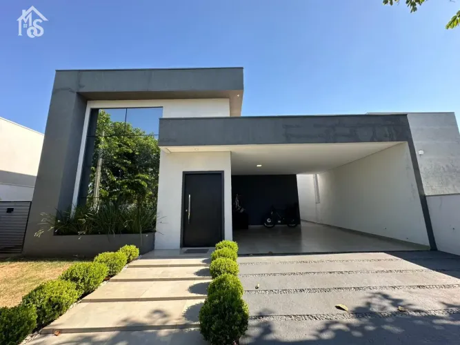 Casa Mobiliada à Venda no Condomínio Araras em Foz do Iguaçu