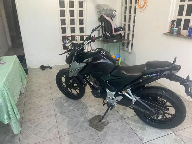 Excelente moto bem conservada